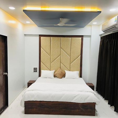 Hotel New City Light Surat Exterior photo