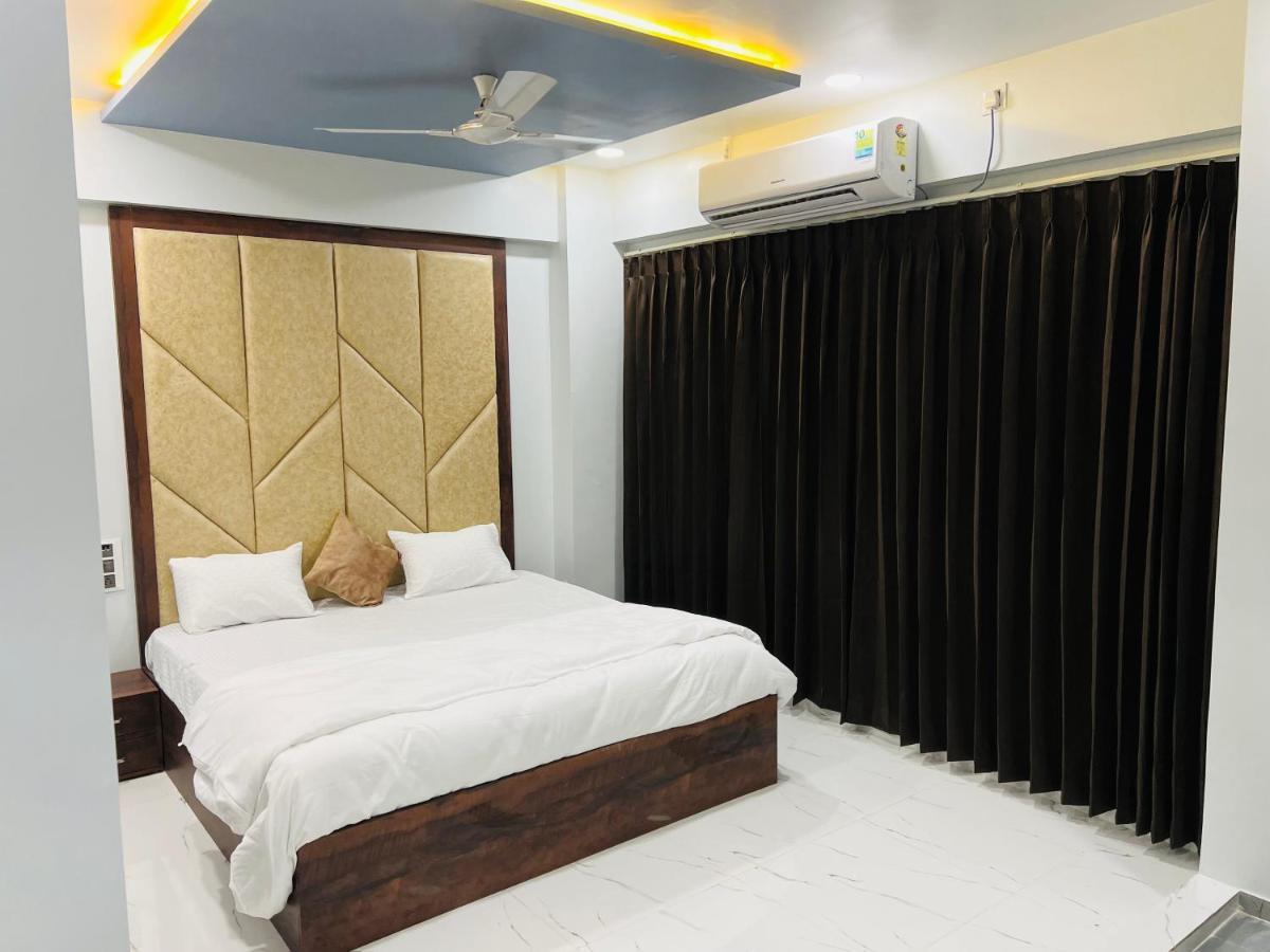 Hotel New City Light Surat Exterior photo