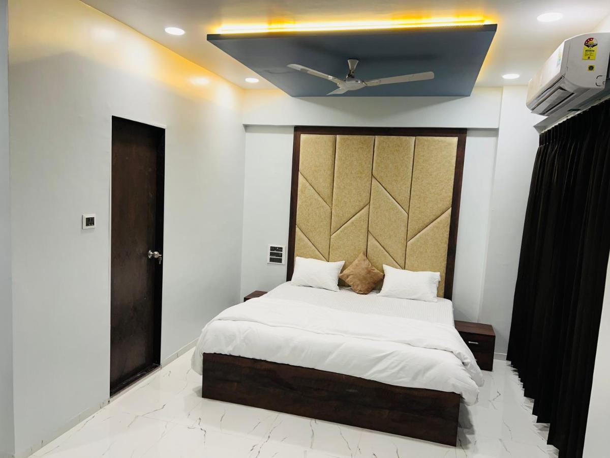 Hotel New City Light Surat Exterior photo